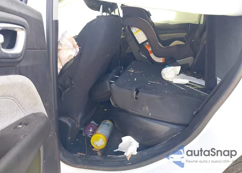 2022 Jeep Compass Latitude 4X4 z USA, uszkodzony, nr VIN 3C4NJDBBXNT123520